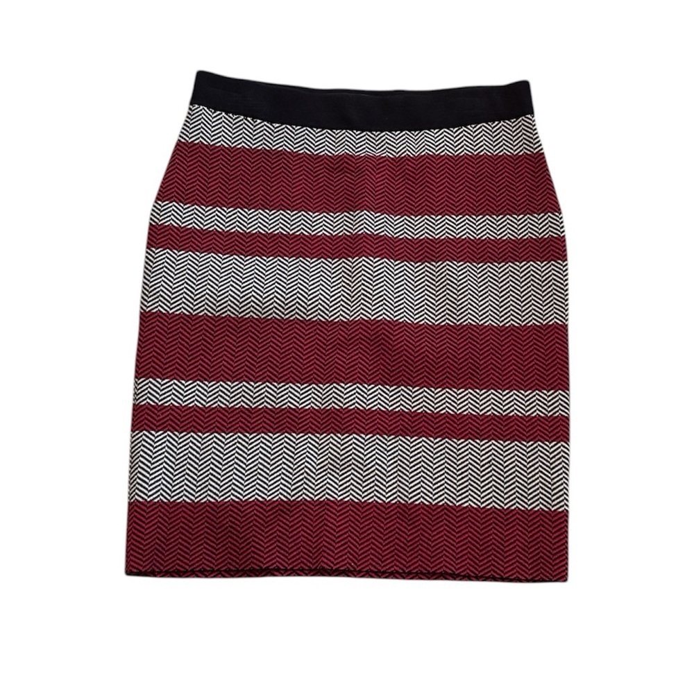 ELLE Skirt Red Black White Chevron Pattern Size Medium